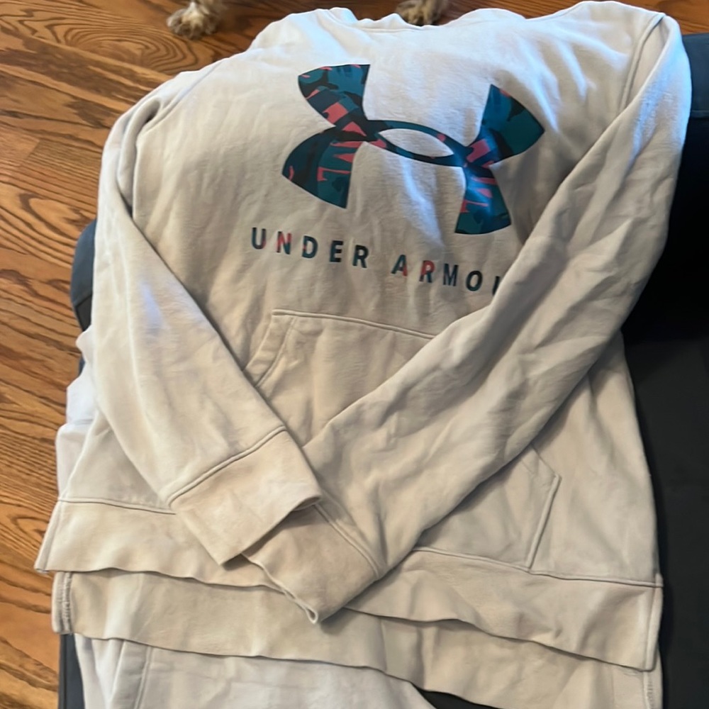 Underarmour joggers and hoodie girls size mud